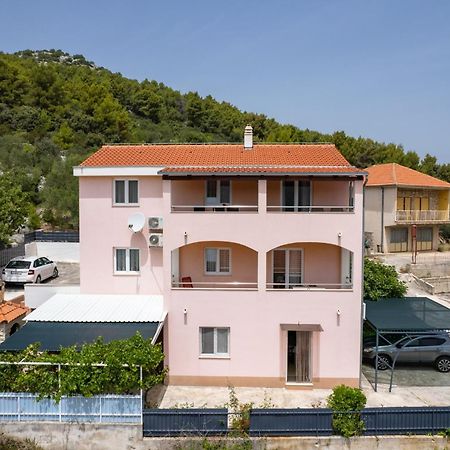 Apartments Iva Marina Exterior photo
