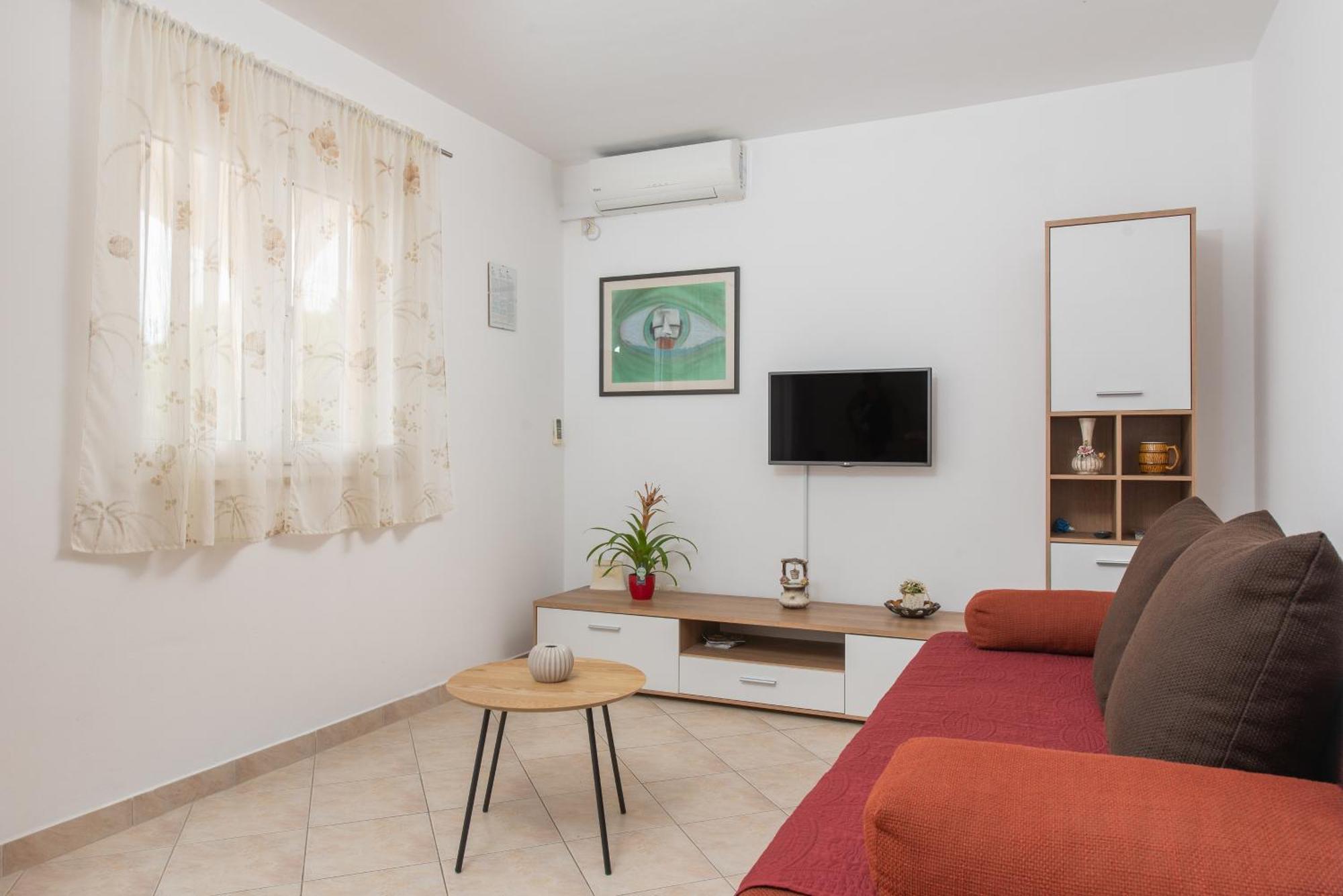 Apartments Iva Marina Exterior photo