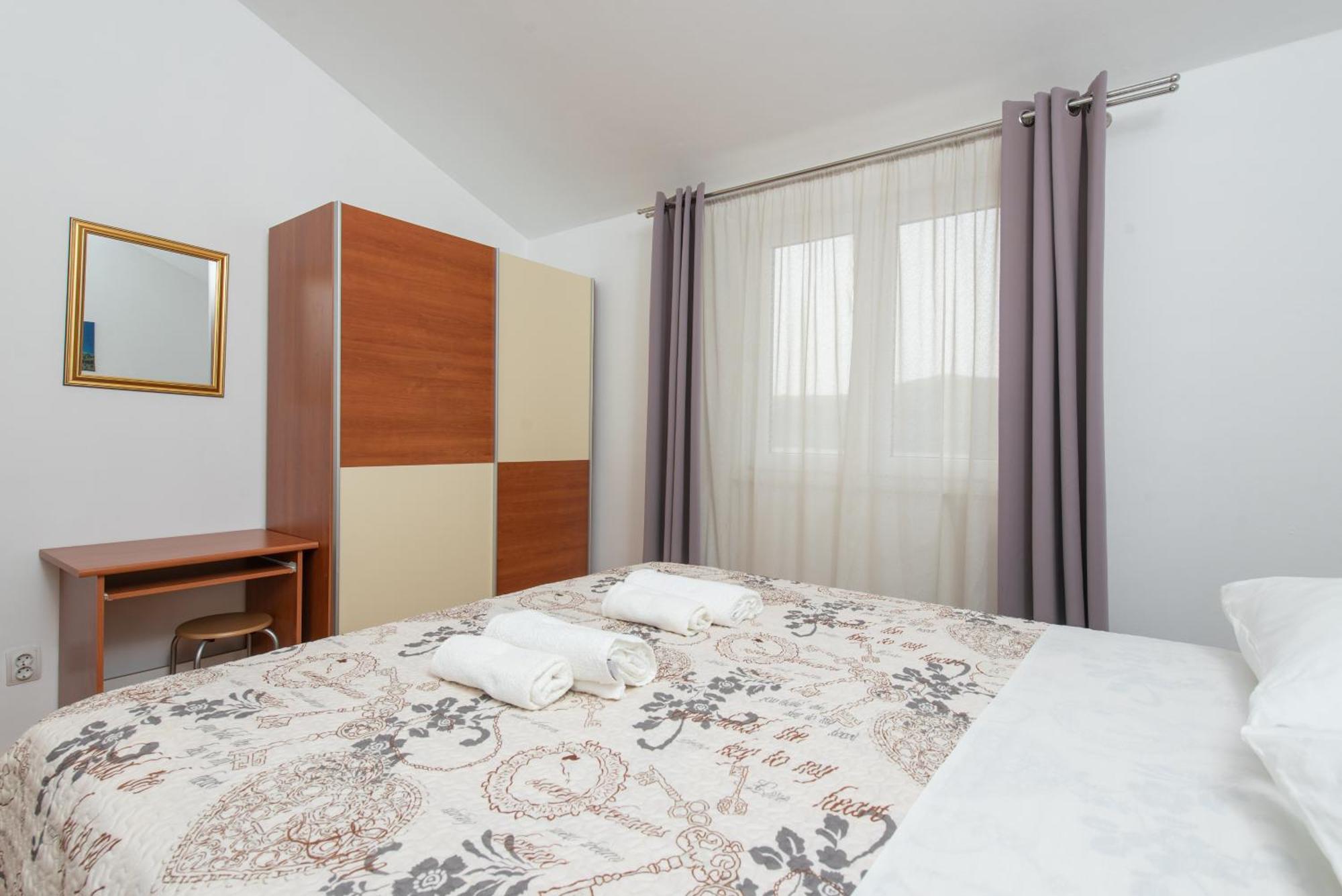 Apartments Iva Marina Exterior photo